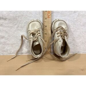Vintage Stilecraft White Leather Baby Shoes Size 2 Lace-Up Hard Sole